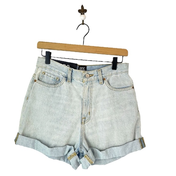 BDG Pants - Urban Outfitters BDG Mom High Rise‎ Denim Short Light Wash Size 27 NWT